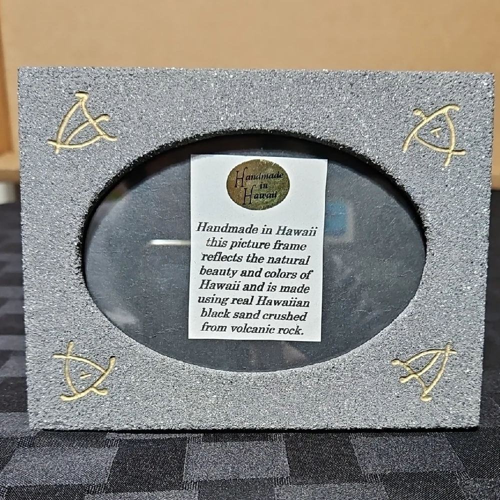 Textured Gray & Gold Hawaiian Crushed Volcanic Sand Petroglyph Picture Frame